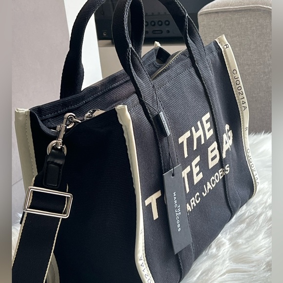 💰SOLD - Marc Jacobs The Jacquard Medium Tote Bag - Picture 3 of 14